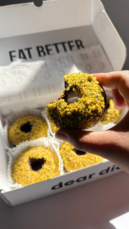 PROTEIN CHOCOLATE-PISTACHIO DONUTS